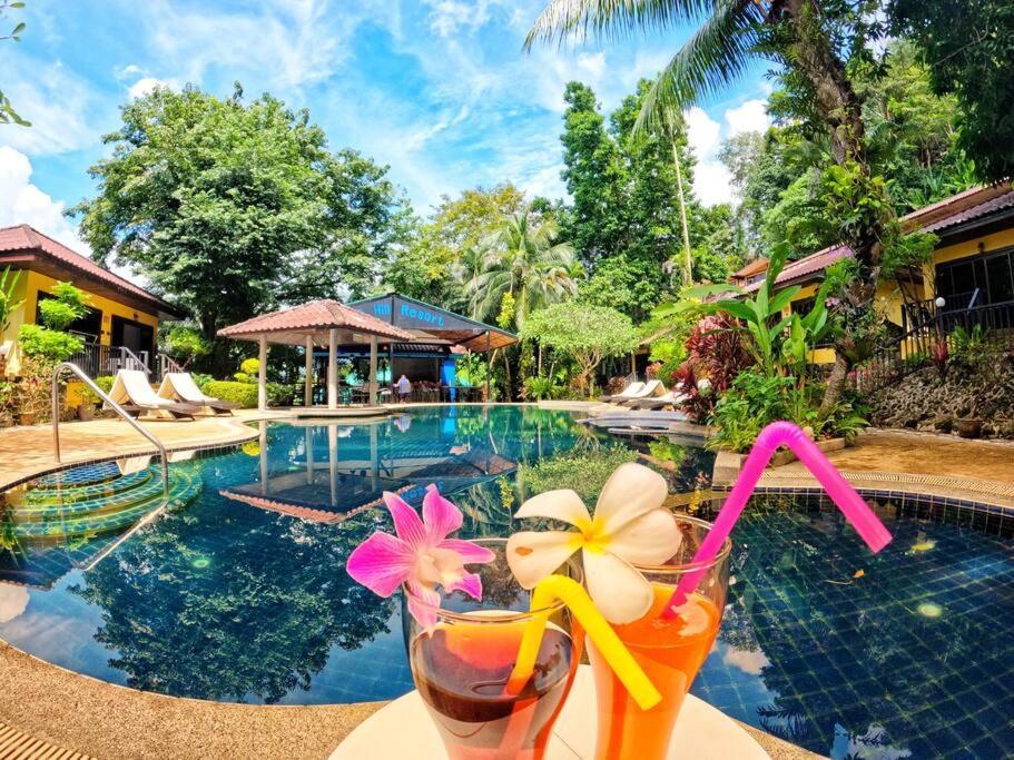 Проживание в семье Charming Pool Twin