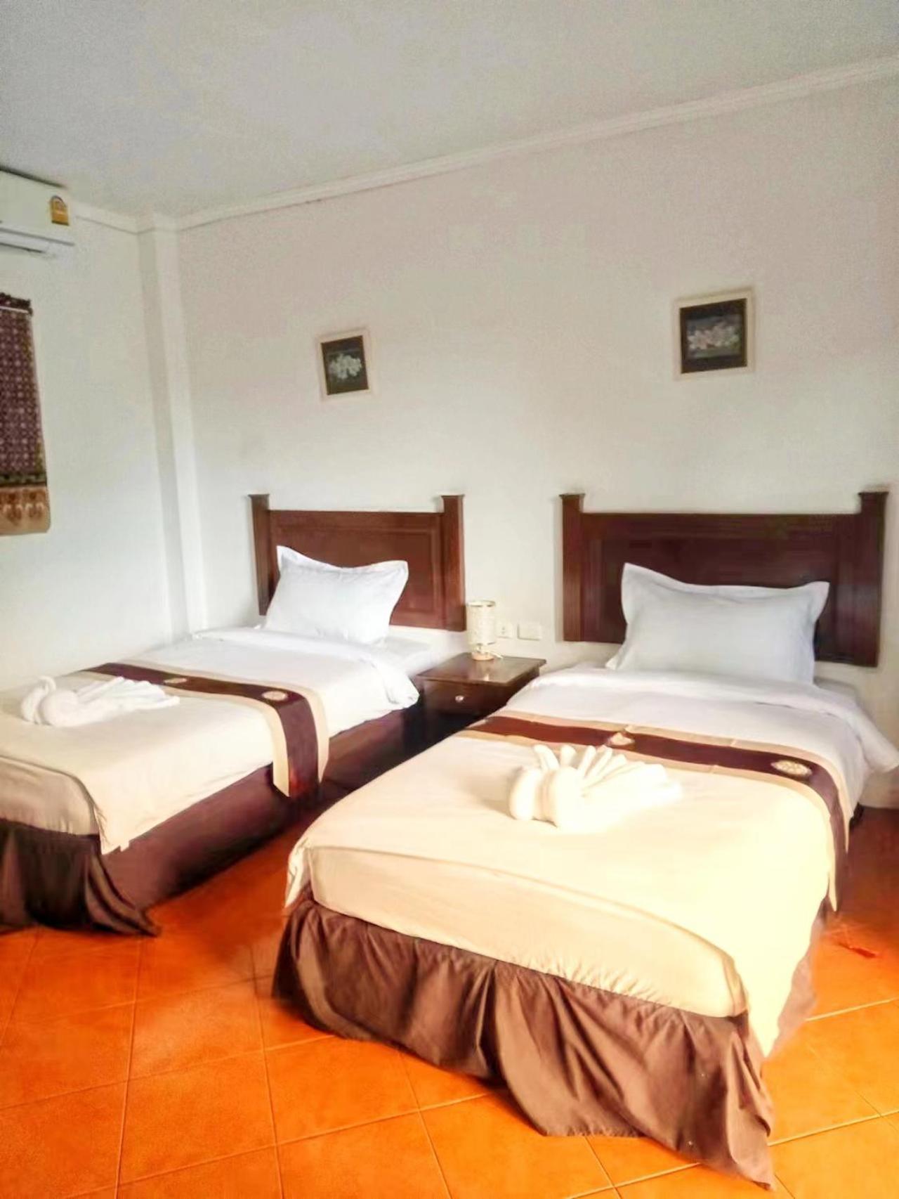 Charming Pool Twin Проживание в семье Patong
